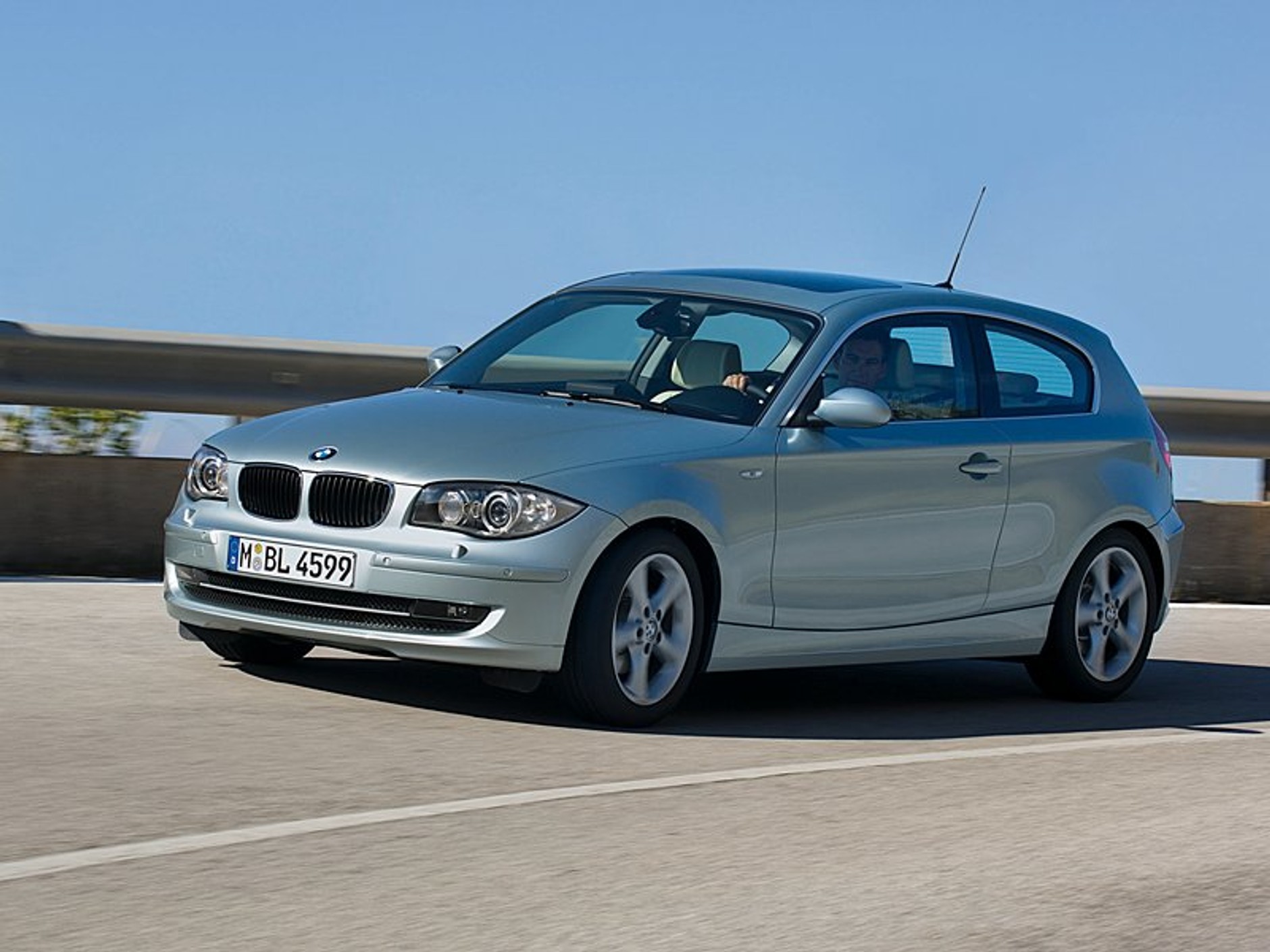 BMW serii 1: troje drzwi i facelifting