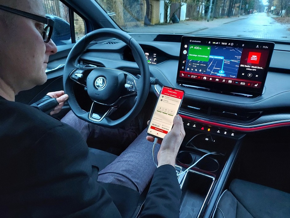 Aplikacja e-Toll – kto dał radę, mógł sobie ją ściągnąć, a potem zostać "klientem Krajowej Administracji Skarbowej". System automatycznie ściągał pieniądze z przedpłaconego konta