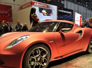 Czym zaskakuje Alfa Romeo 4C Concept?