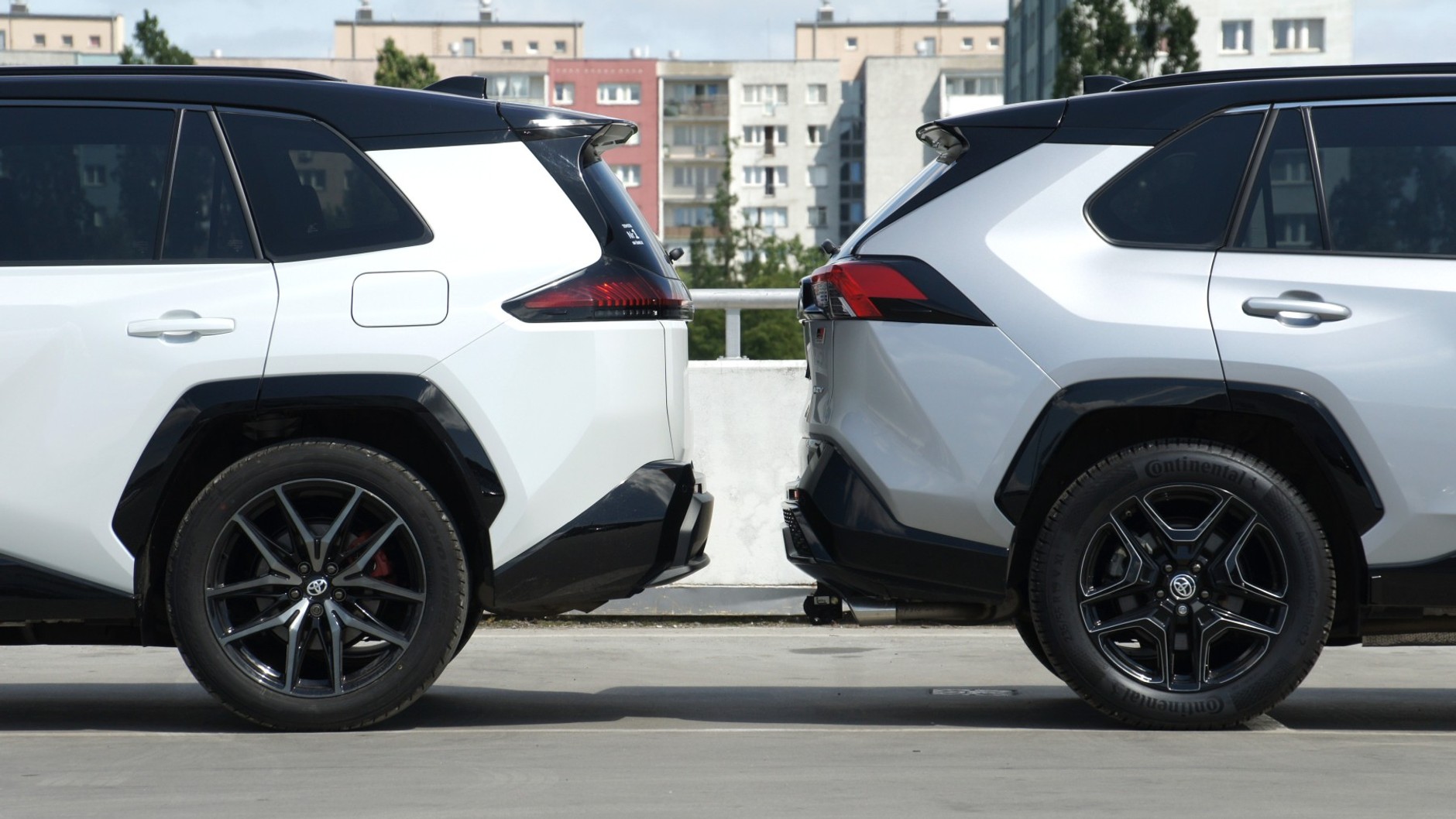 Toyota RAV4 GR Sport kontra Toyota RAV4 GR Sport