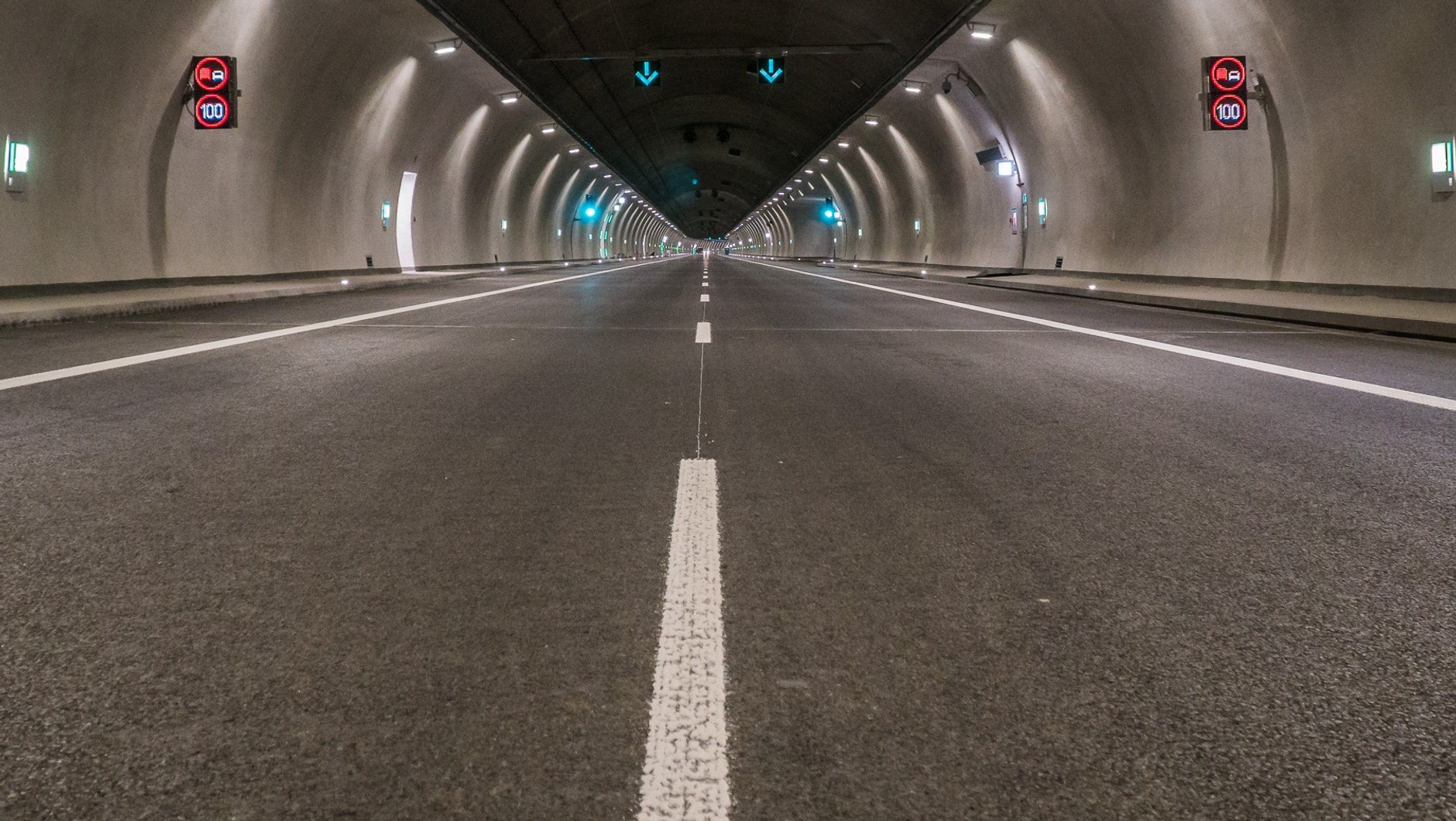 Tunel na zakopiance w ciągu drogi ekspresowej S7