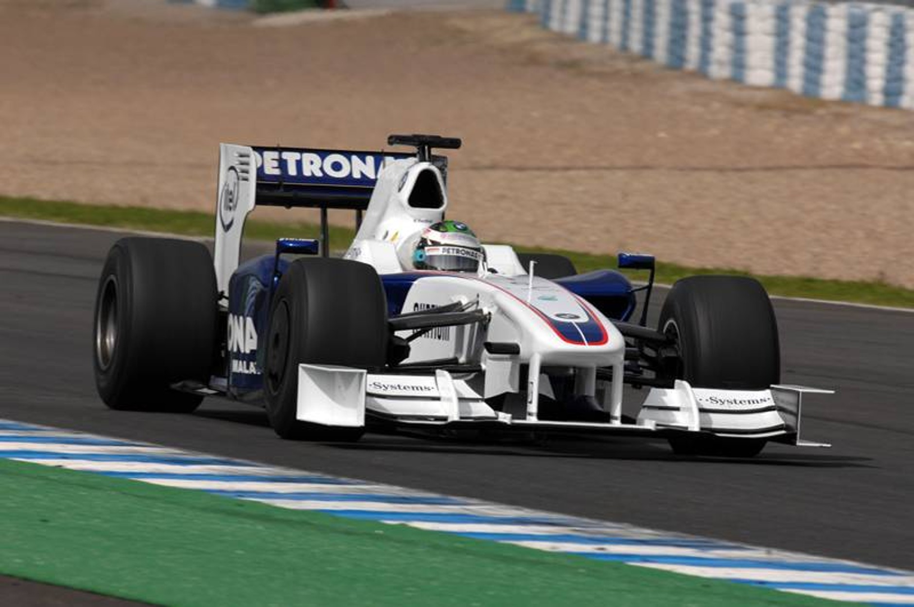 Formuła 1: fotogaleria z testów przed sezonem 2009