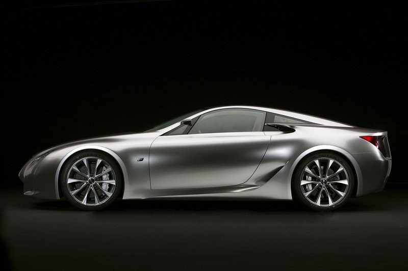 Lexus LFA: zainteresowanie przekroczyło plany produkcyjne