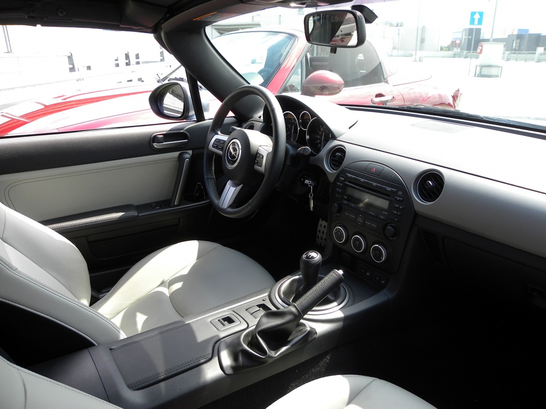 Mazda MX-5 kontra Mazda MX-5 - Radość z jazdy na dwa sposoby