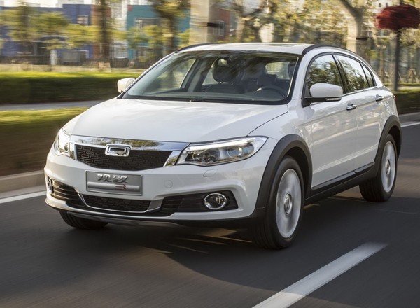 Chiński Qoros 3 City SUV dla Europy