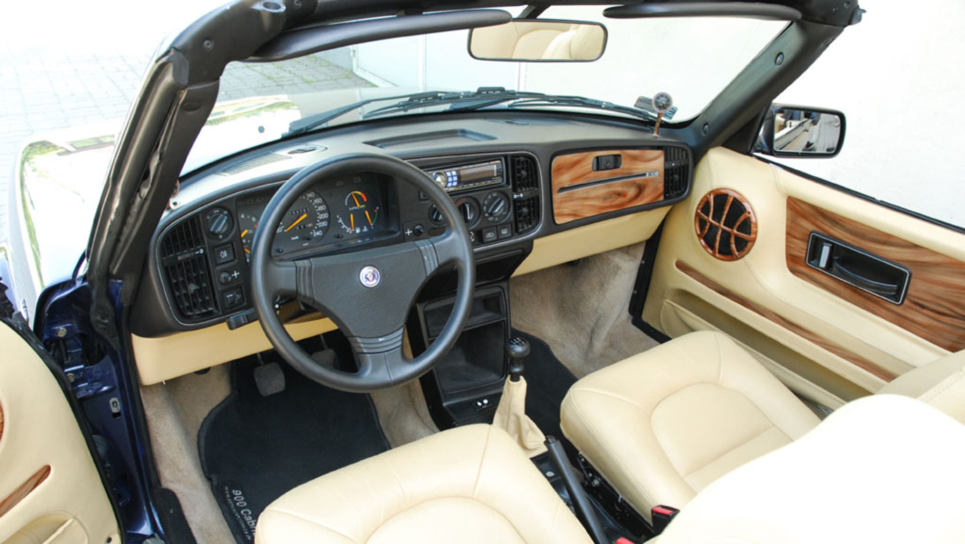 Saab 900 Cabrio: Krokodyl się nie starzeje