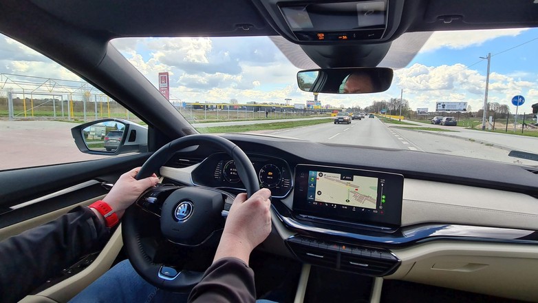 Skoda Octavia - jazda z nawigacją