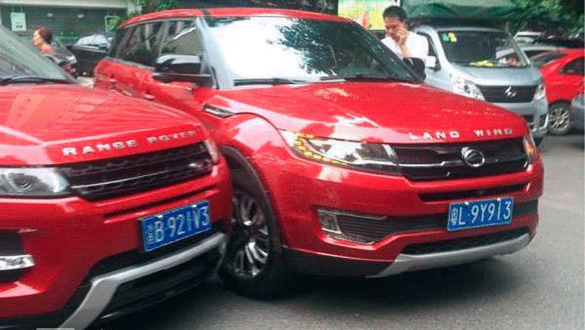 Range Rover Evoque zderzył się z LandWindem X7