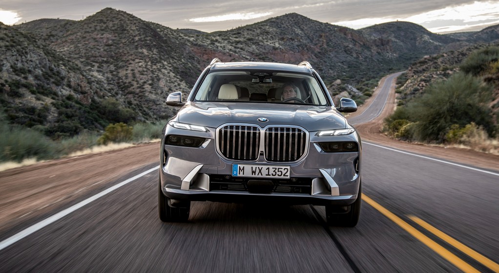 BMW X7 2022. Lifting