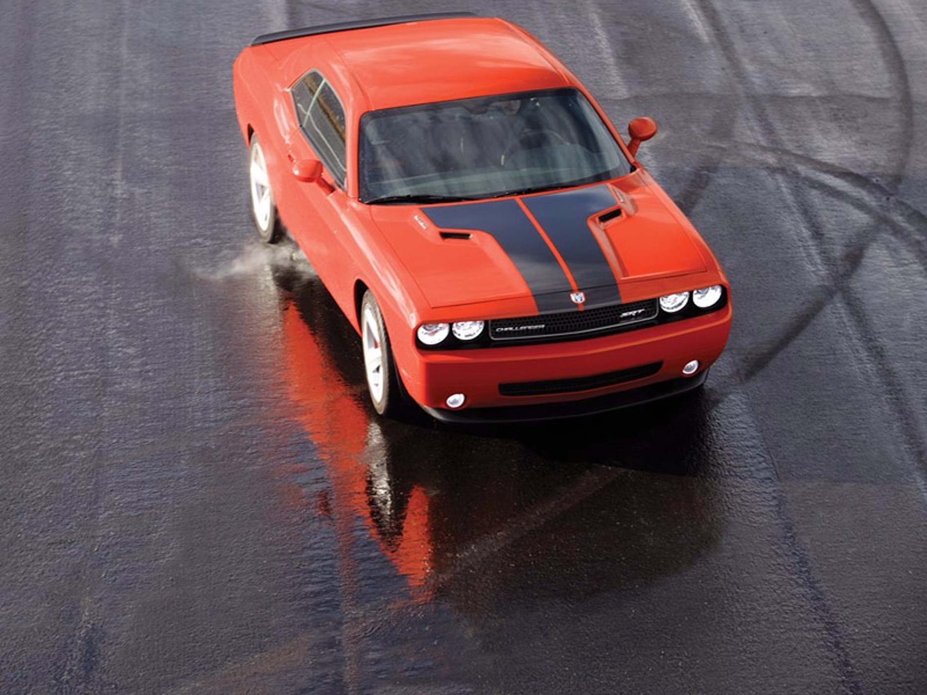 Chicago 2008: Dodge Challenger SRT8 w akcji (video)