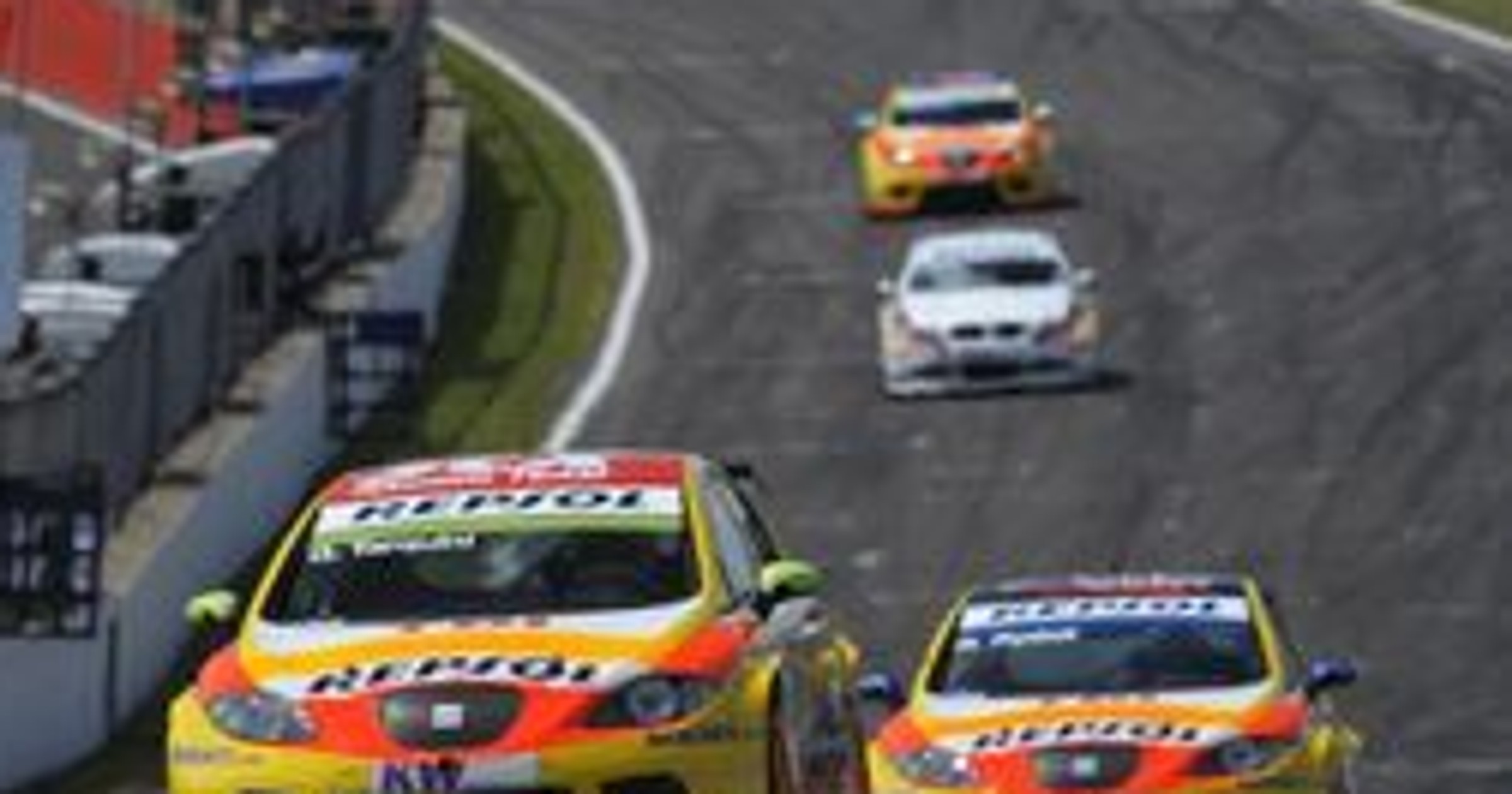 WTCC: Seat utrzymuje prowadzenie w obu klasyfikacjach