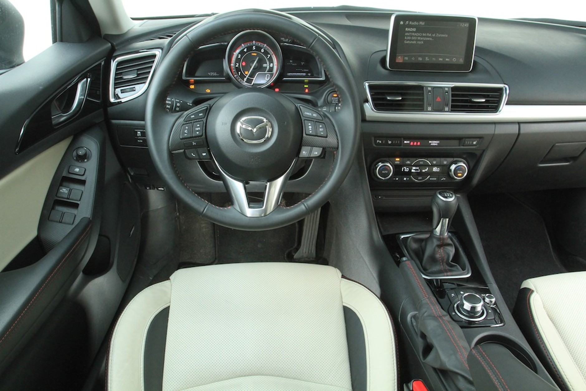 Honda Civic 1.8 kontra Mazda 3 2.0 | Test