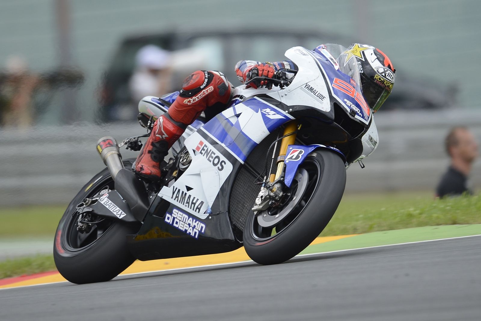 Na tor, na oes, na ulice