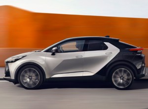 Nowa Toyota C-HR i zawieszenie szyte na miarę
