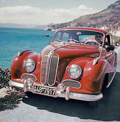 BMW ma 100 lat