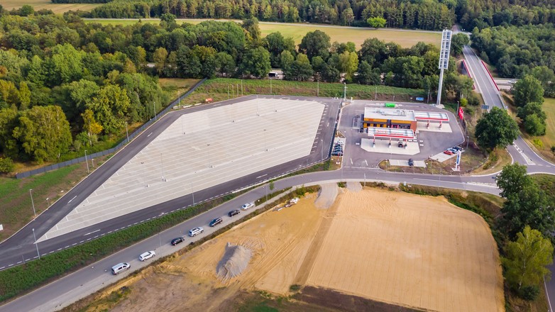 "Parkowanie kolumnowe" na niemieckim Autohofie