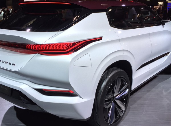 Mitsubishi GT-PHEV Concept - premiera w Paryżu