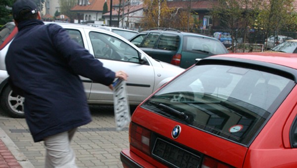 Do 5 lat więzienia za... kradzież tablic. Nowy pomysł Ministerstwa Sprawiedliwości