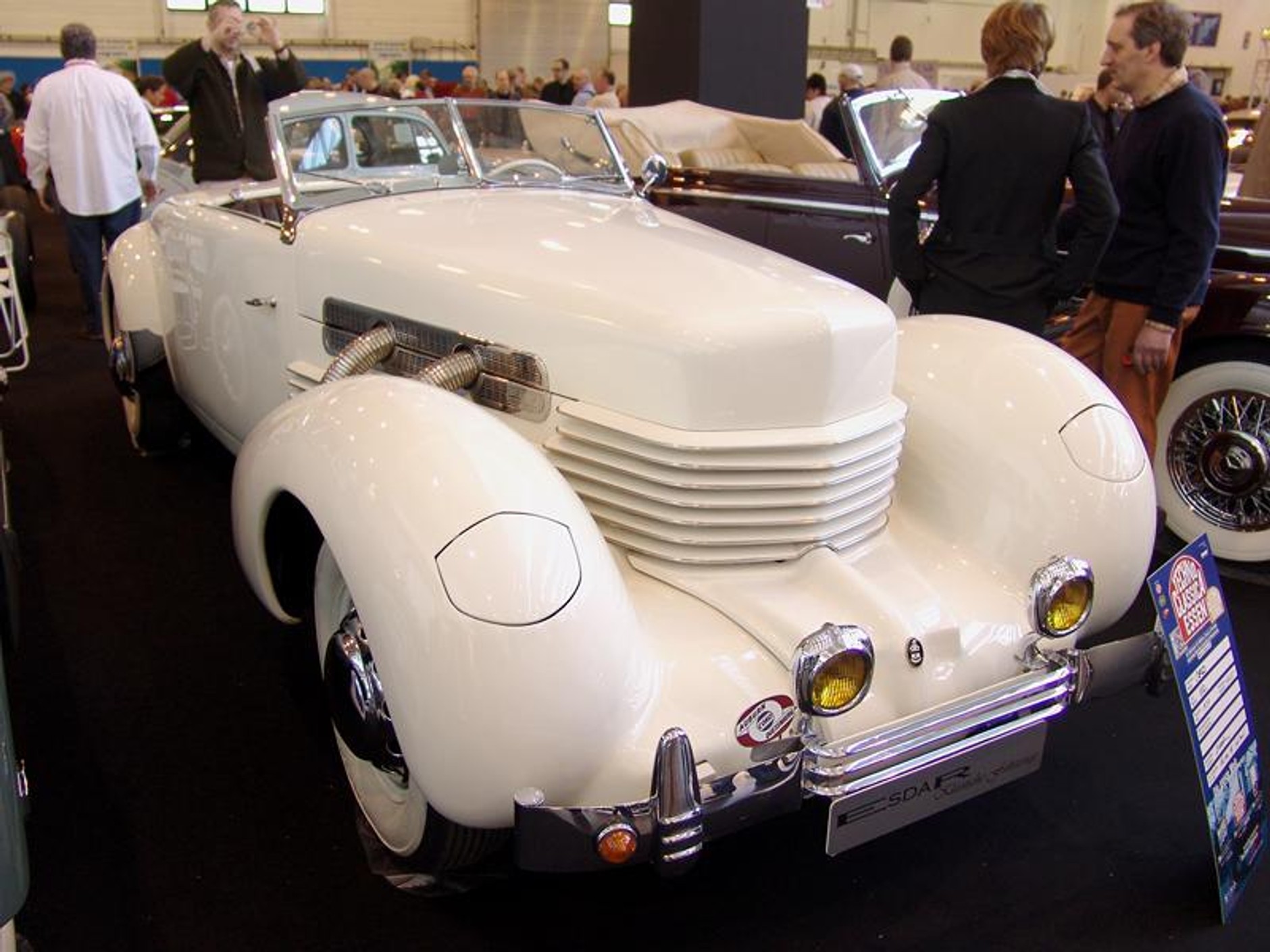 Techno Classica Essen 2008: stare w blasku chromu