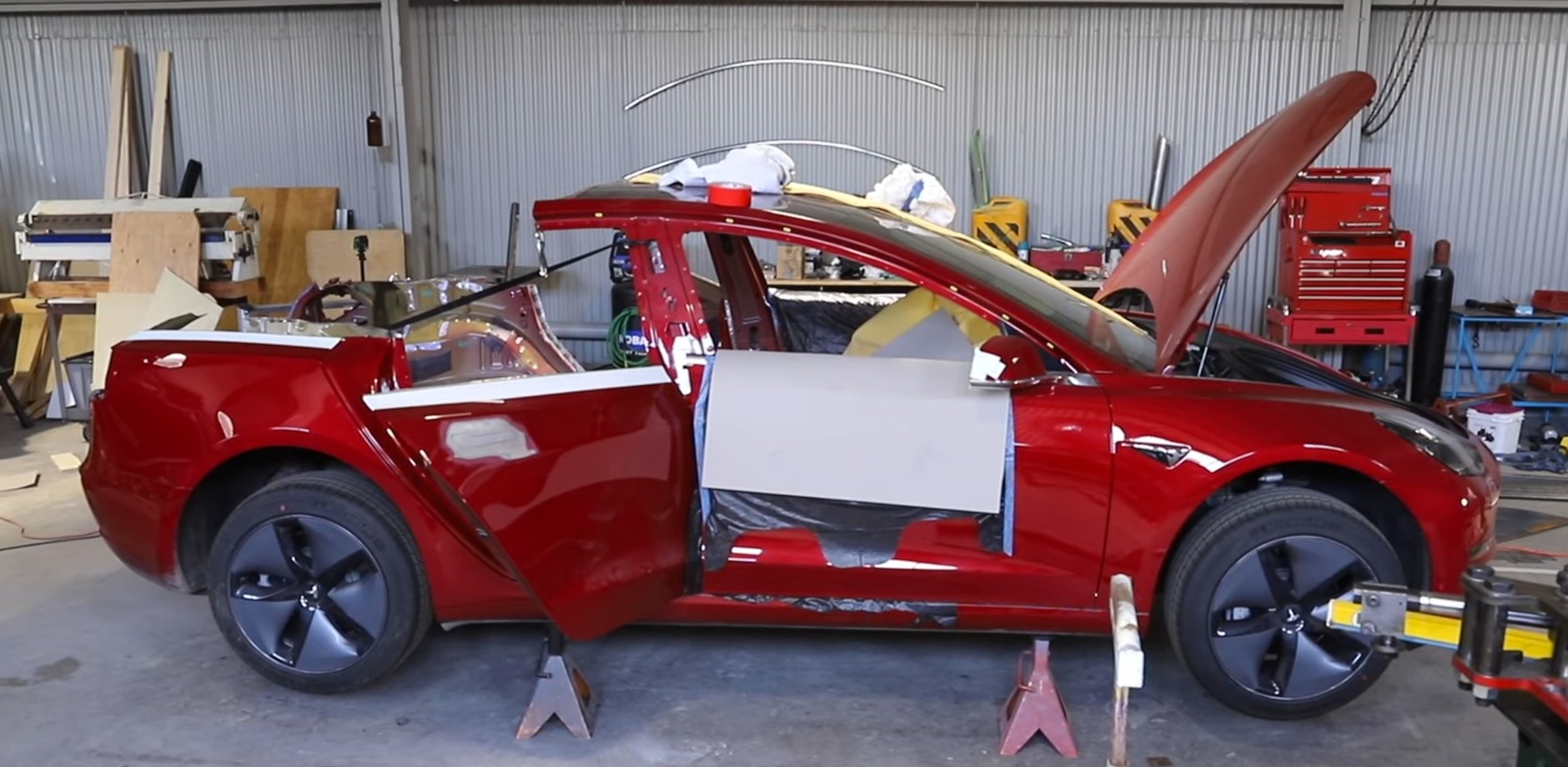 Truckla – pikap powstały na Tesli