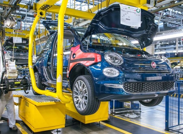 Fabryki w Polsce produkują coraz mniej samochodów