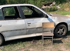 Z samochodu aż wyleciały szyby. Kobieta była w domu, gdy usłyszała przeraźliwy huk