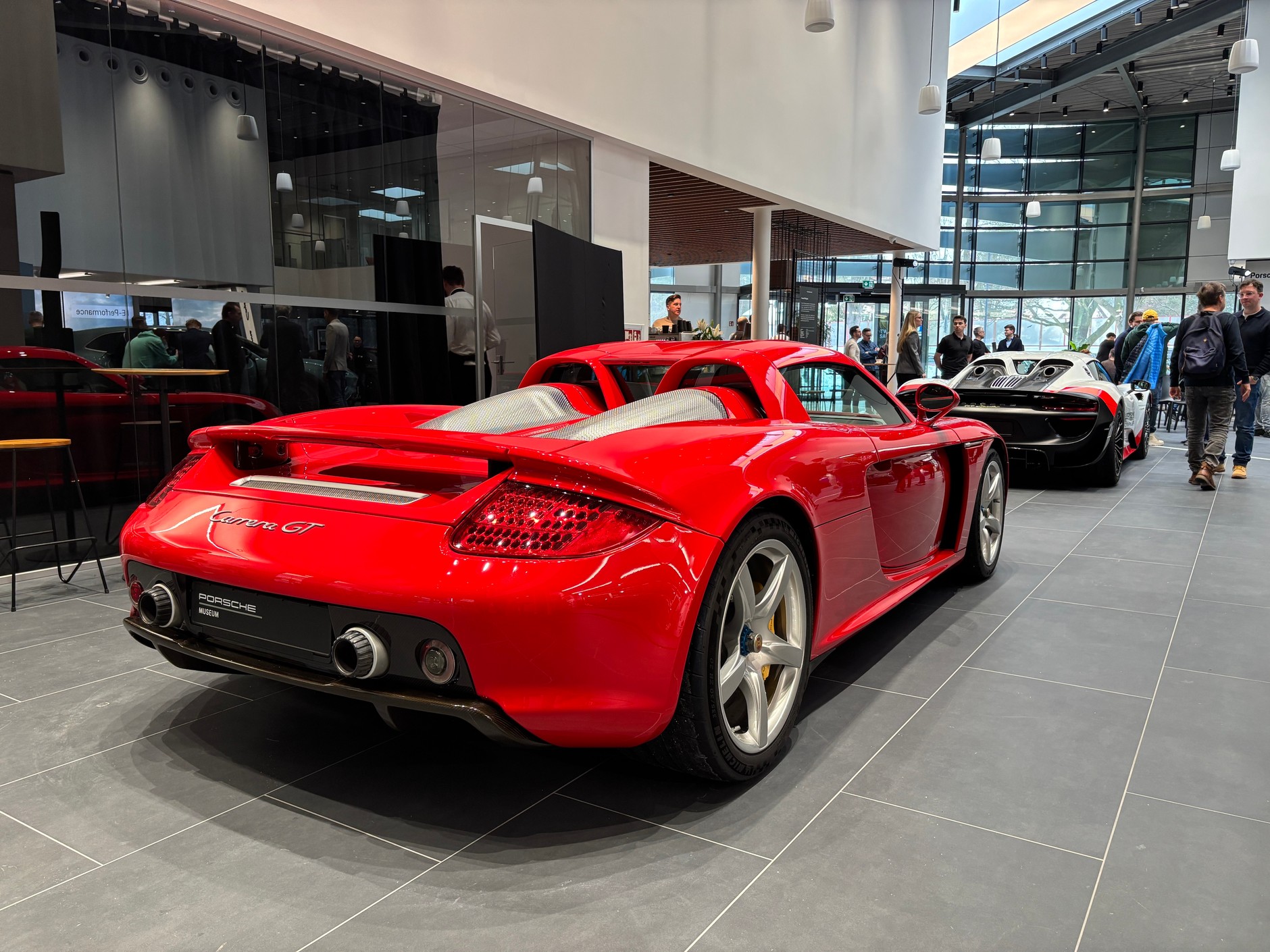 Premiera Cayenne Electric w Porsche Centrum Warszawa Wawer