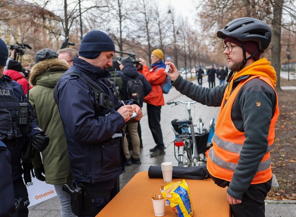 Ostatnie Pokolenie zablokuje Warszawę. Dzisiaj "największy protest w historii"
