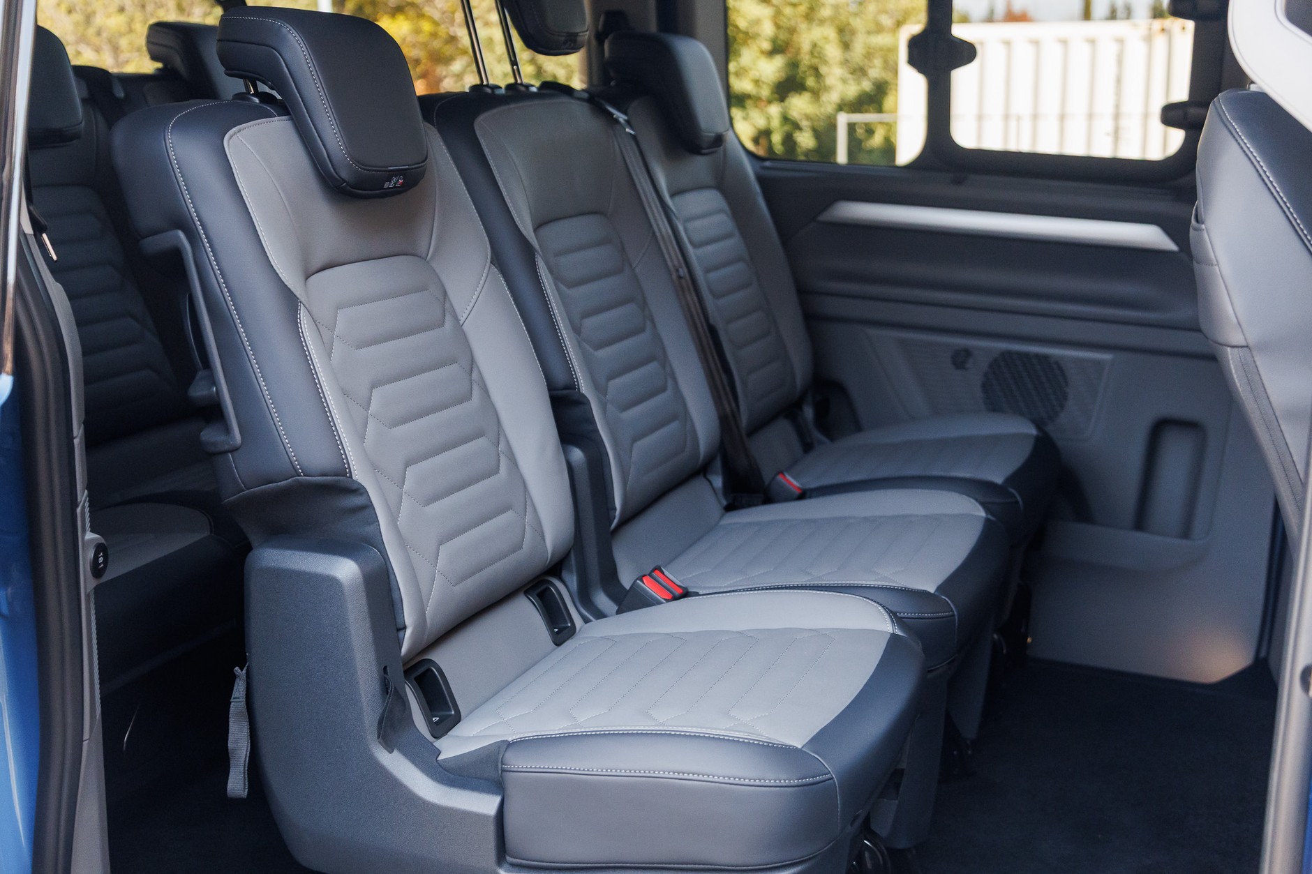 Volkswagen Caravelle T7 EV