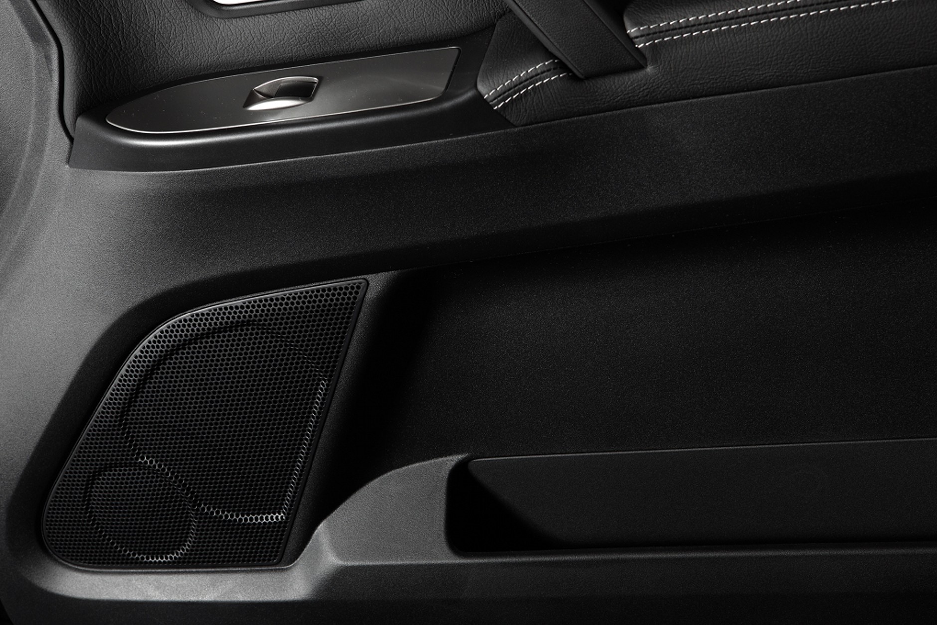 Mitsubishi Pajero Mont Blanc w polskich salonach