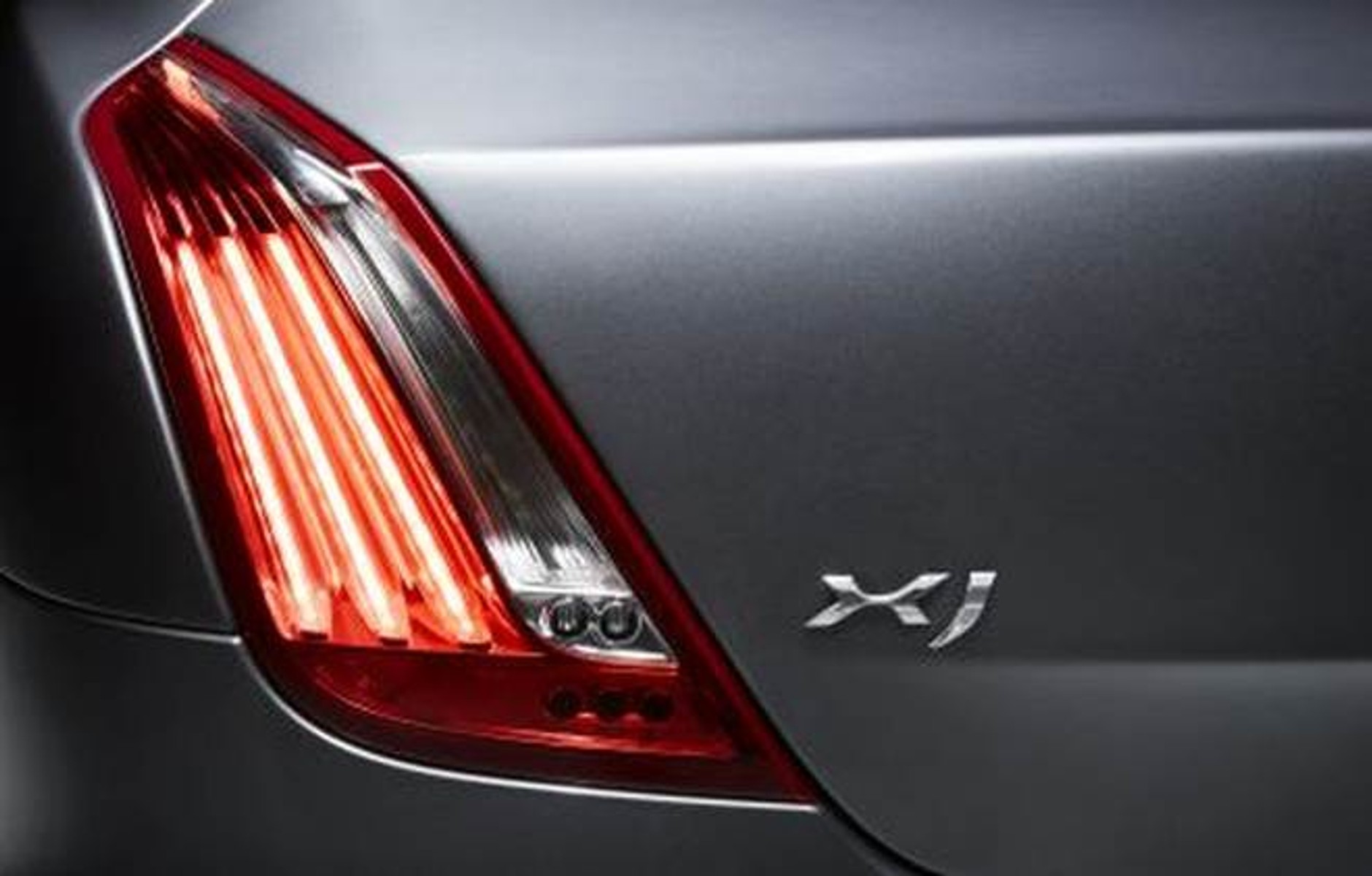 Nowy Jaguar XJ - Prezentacja młodszego brata XFa