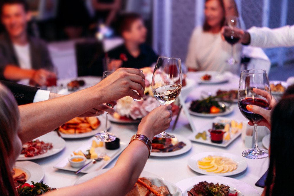 Kieliszeczek do obiadu? To, że alkoholu możemy nawet nie poczuć, nie znaczy, że nie wykryje go alkomat.