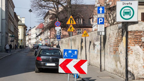 Jest wzór naklejki na wjazd do strefy czystego transportu