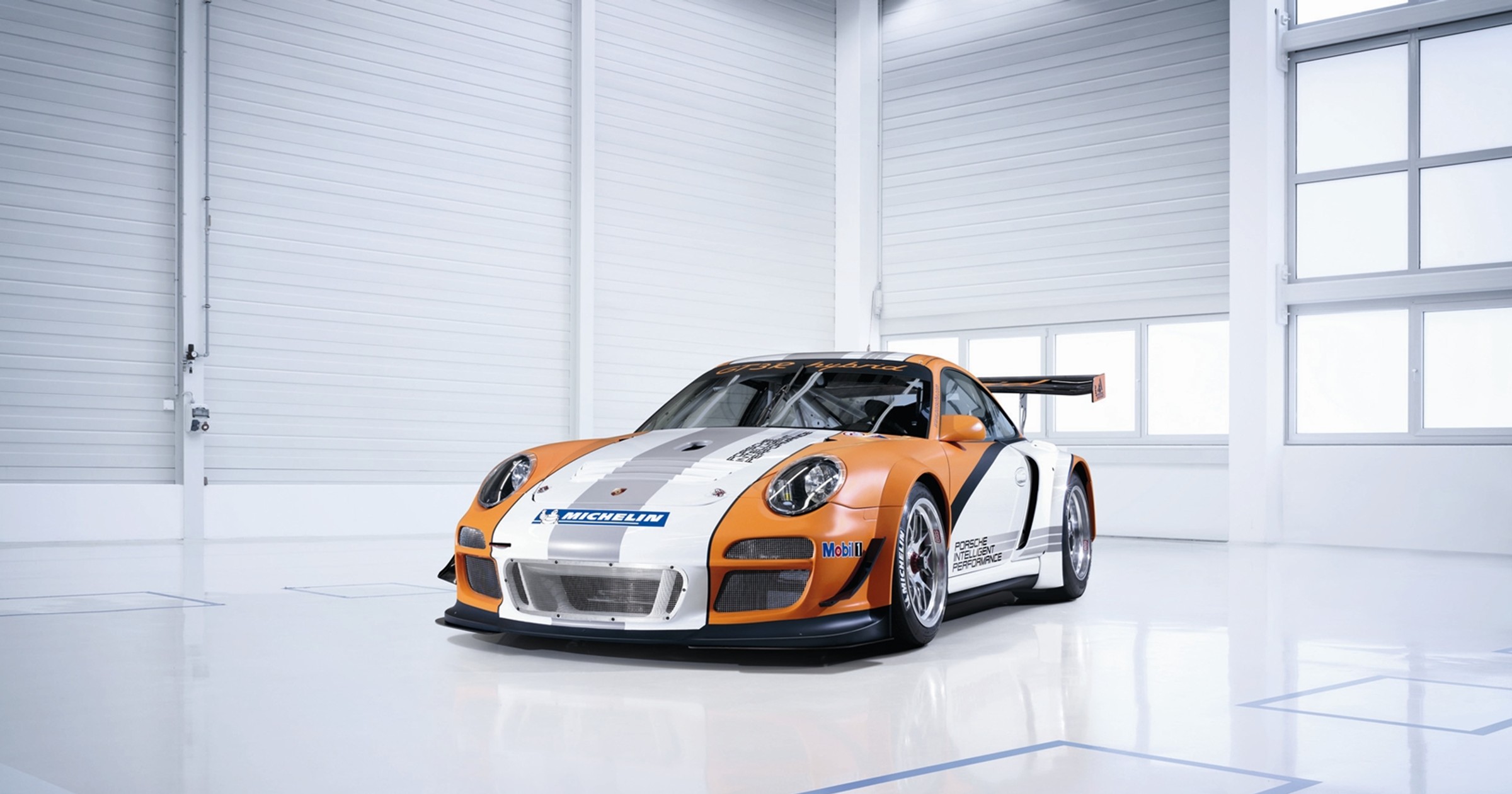 Porsche GT3 R Hybrid