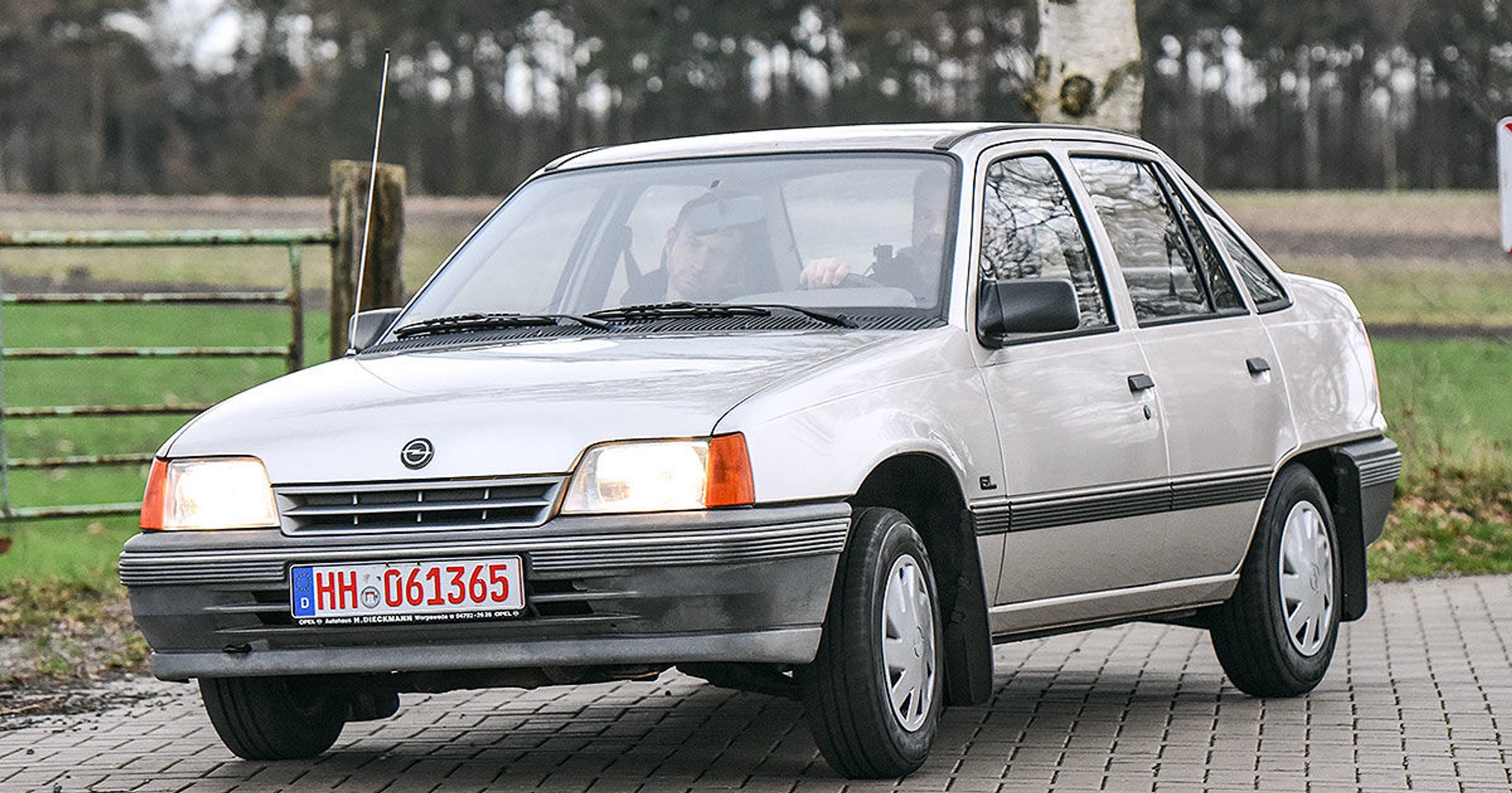 Opel Kadett E sedan za 3990 euro