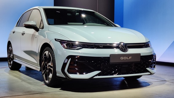 Widziałem Volkswagena Golfa po liftingu. Na zewnątrz kosmetyka, ale zmian jest sporo