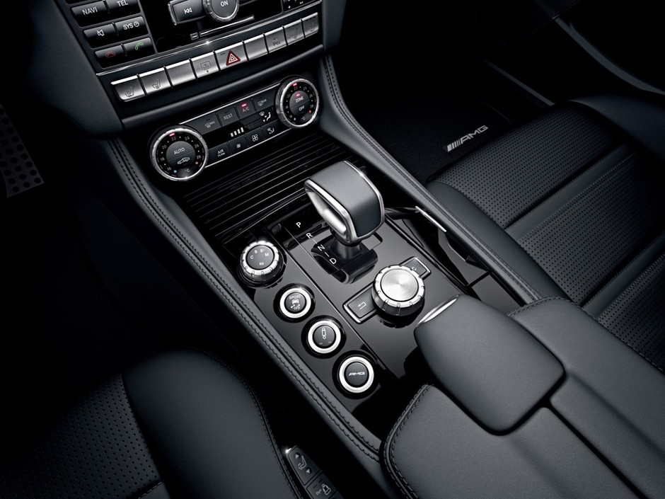 Mercedes CLS 63 AMG - szybszy od Ferrari