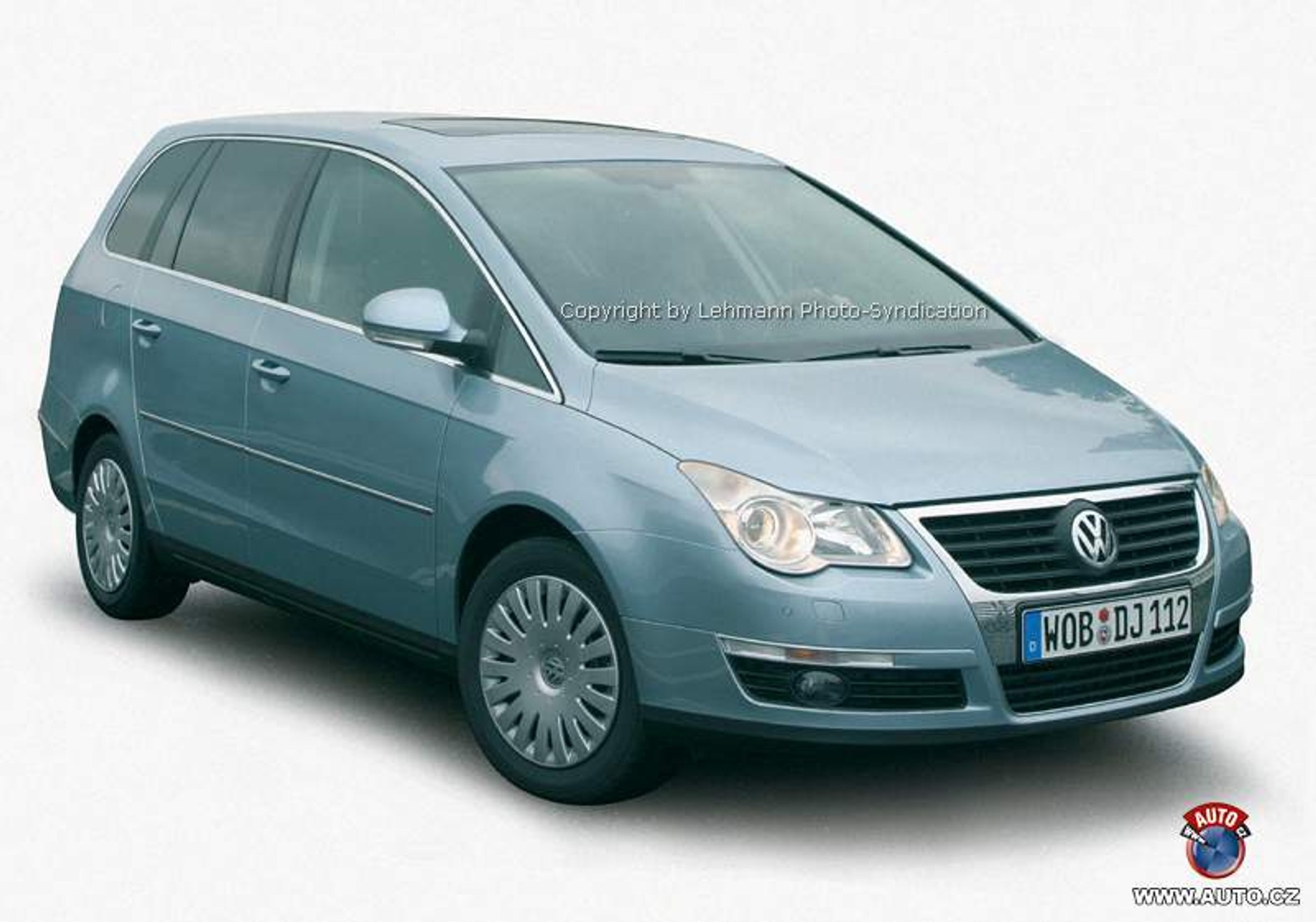 Spy Photos: Volkswagen Sharan