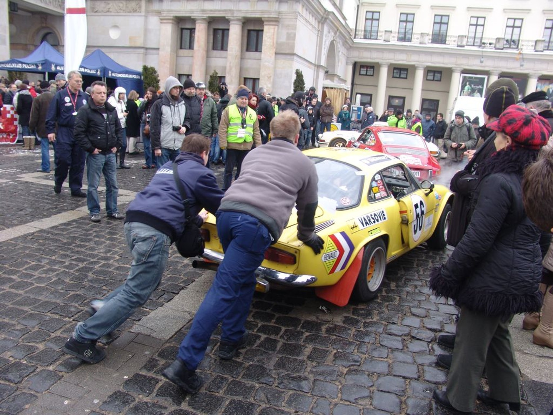 Rajd Monte-Carlo Historique 2011: wystartowali z Warszawy, pokonają 4100 km