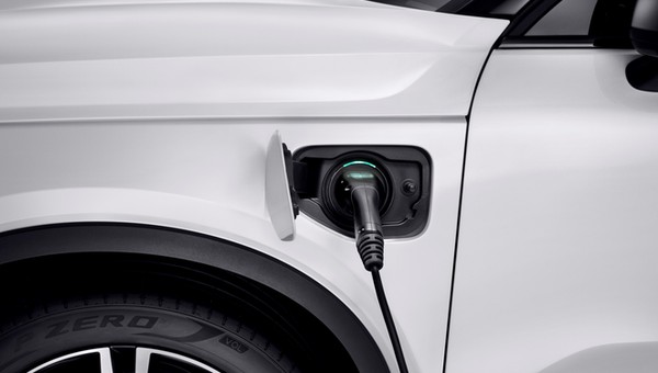 Paliwożerne i psujące klimat hybrydy Plug-in: Hybridgate?