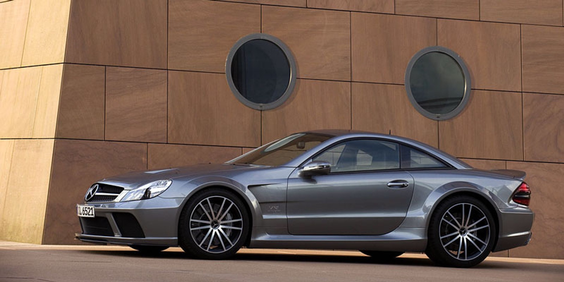 Mercedes: SL 65 AMG Black Series – luksusowe coupé (wideo)