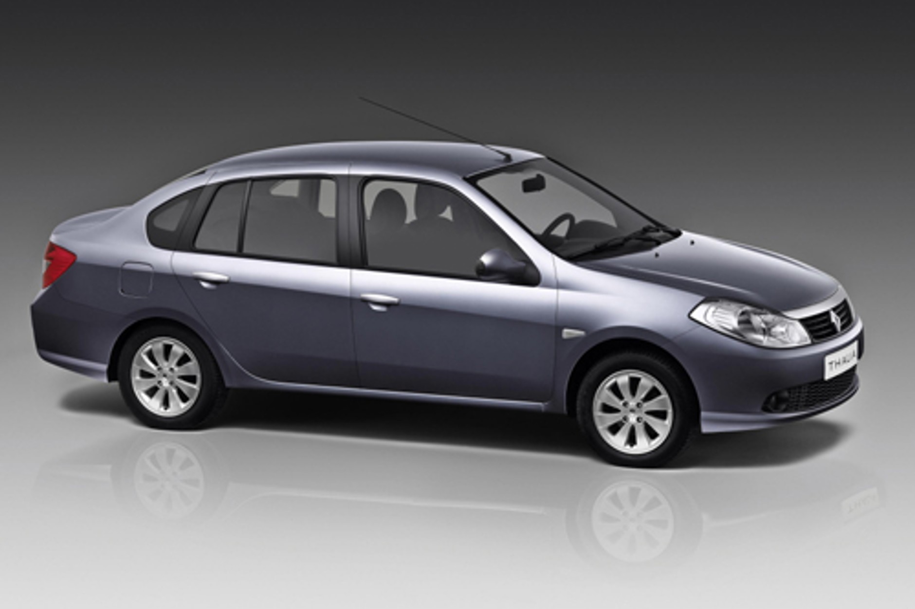 Nowy Renault Thalia łagodny sedan