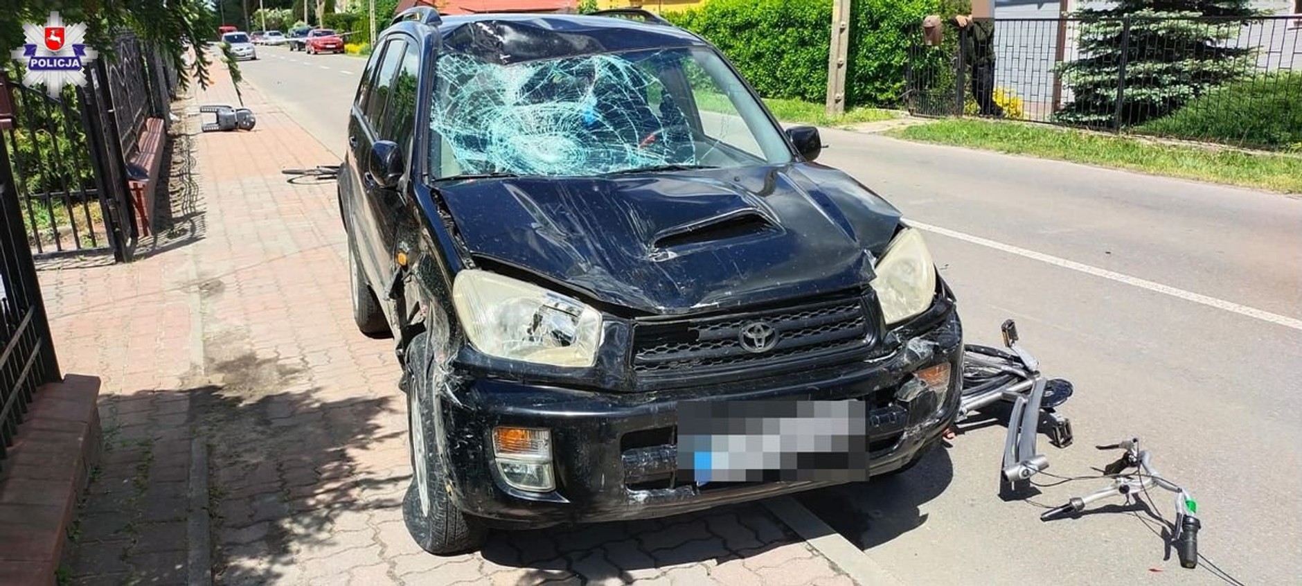 Kompletnie pijana 59-latka potrąciła matkę z dzieckiem