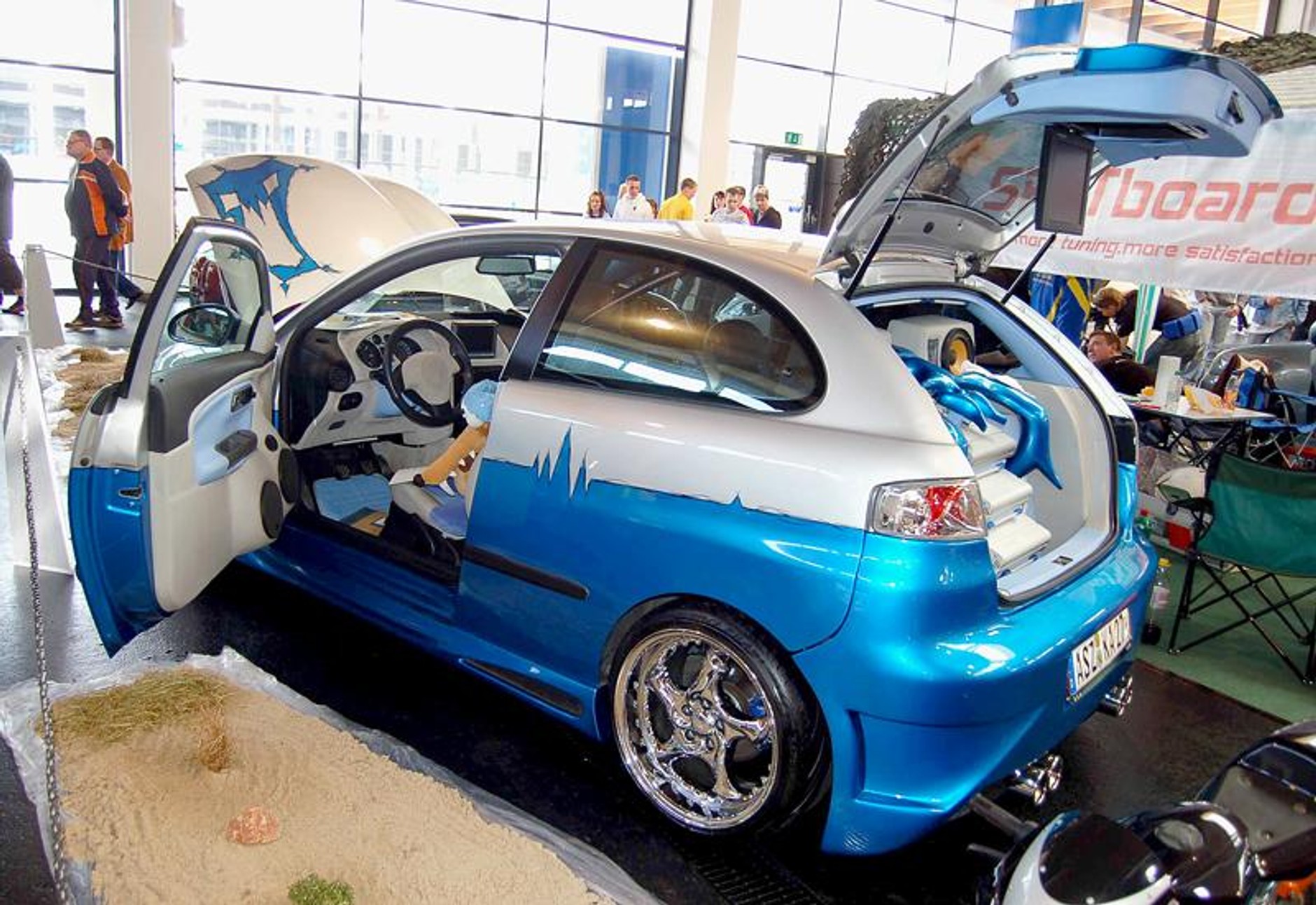 Tuning World Bodensee 2008: Golfy, drifting i dziewczyny -  fotogaleria (2)