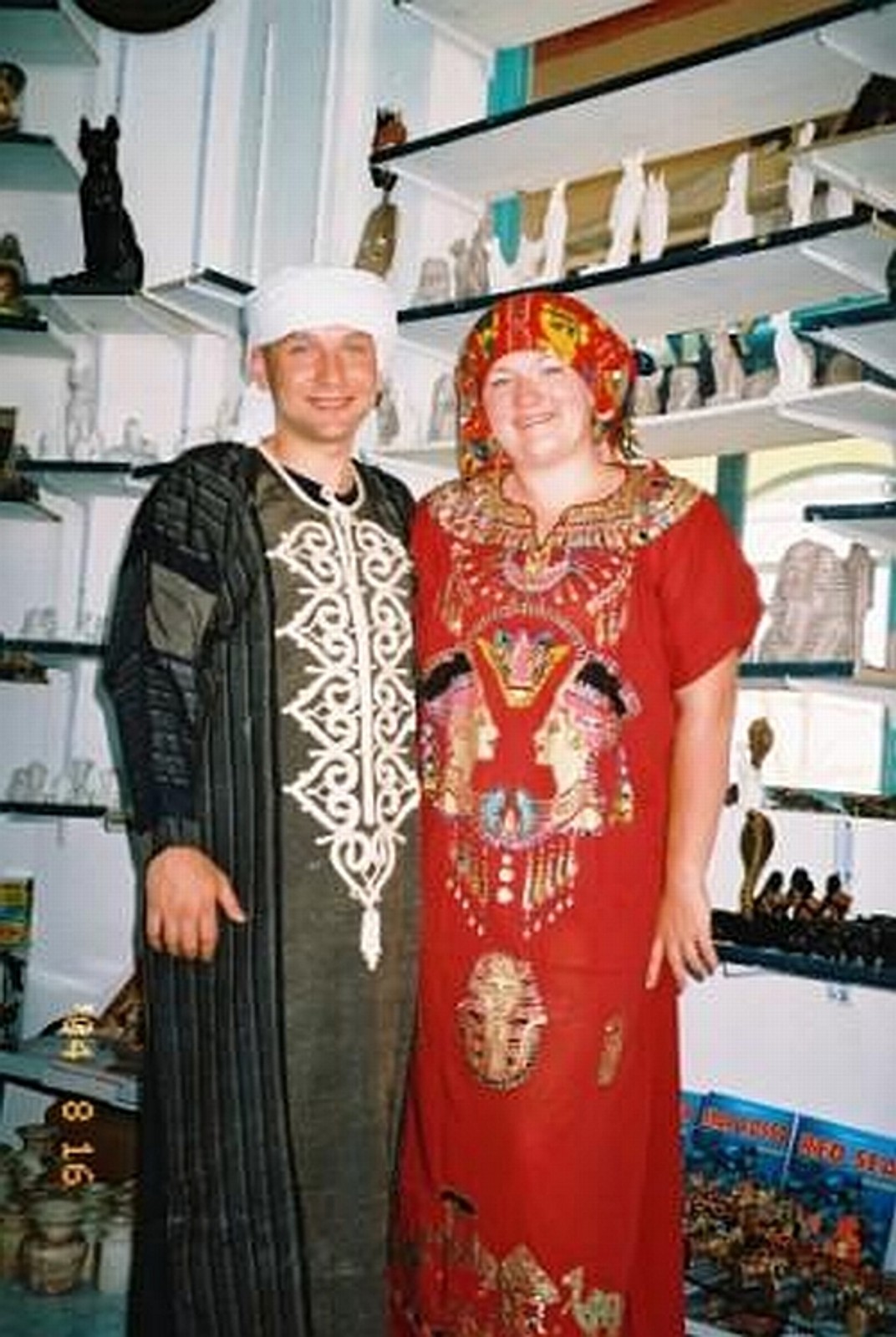 ŚWIAT JEST JAK WIELKA KSIĘGA - KTO NIE PODRÓŻUJE, CZYTA TYLKO JEJ PIERWSZĄ STRONĘ