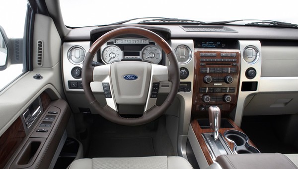 W Fordzie poduszka rozkwasi ci twarz