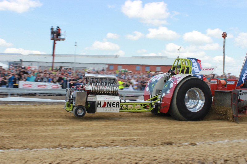 Tractor Pulling