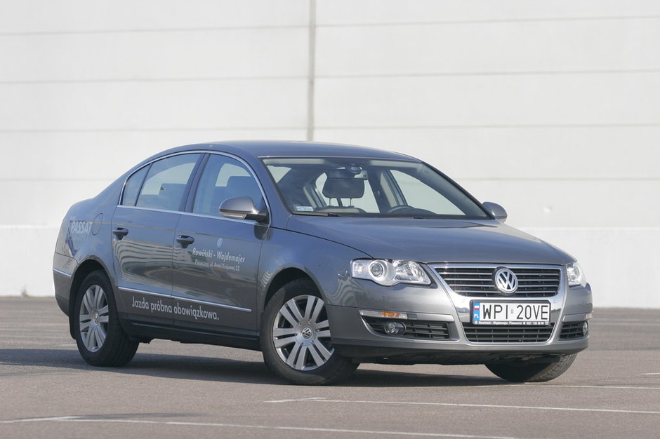 Skoda Superb kontra Toyota Avensis i VW Passat: na dieslach świat się nie kończy!