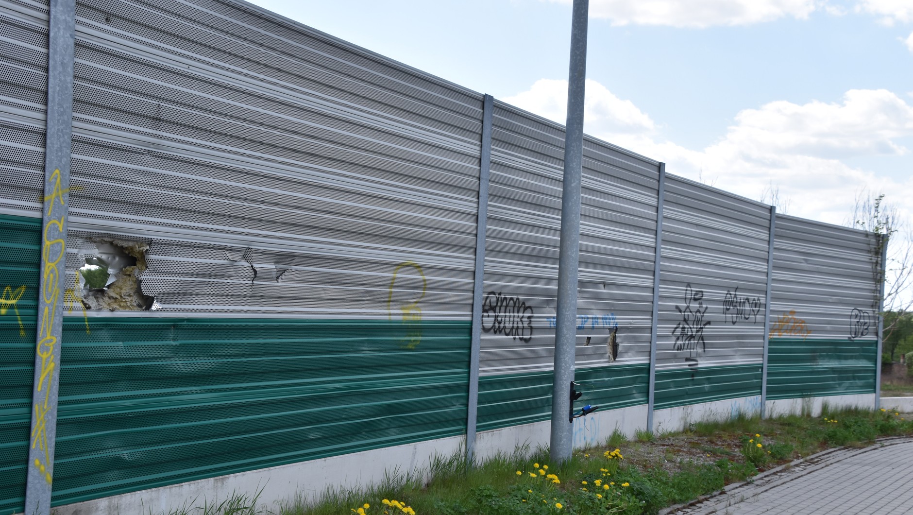 Zdewastowany węzeł Wołomin na drodze ekspresowej S8