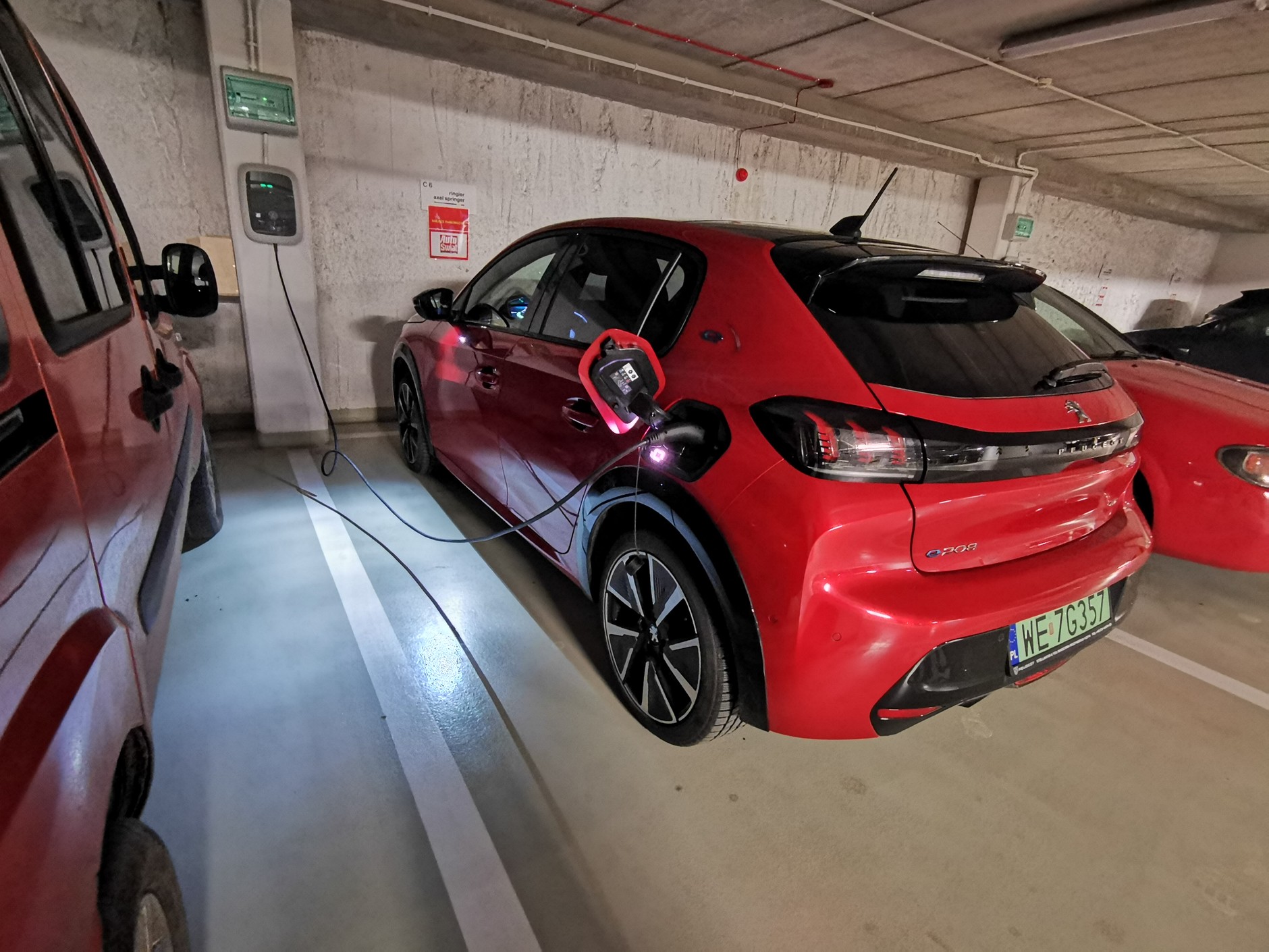 Żaden z europosłów nie zgłosił w oświadczeniu auta elektrycznego